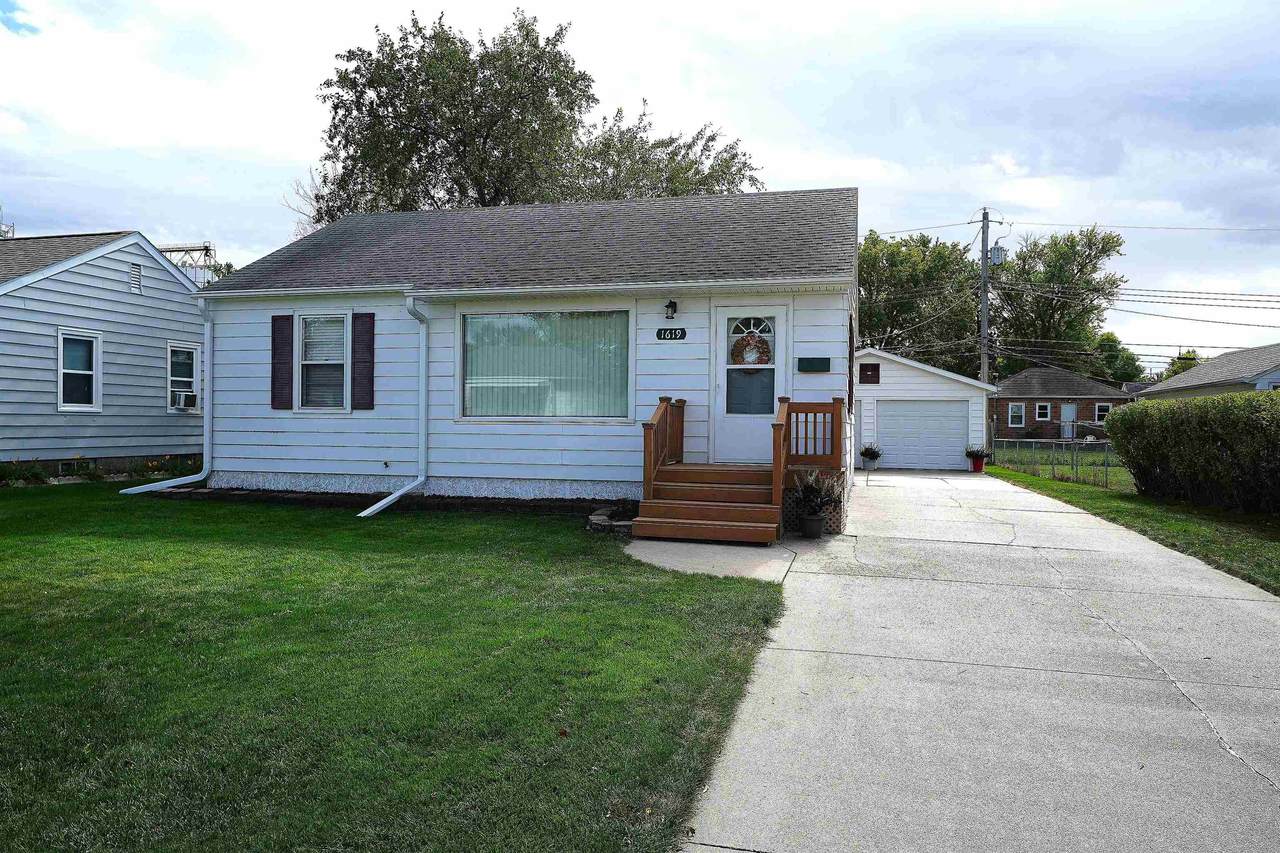 1619 20th Street - Photo 1