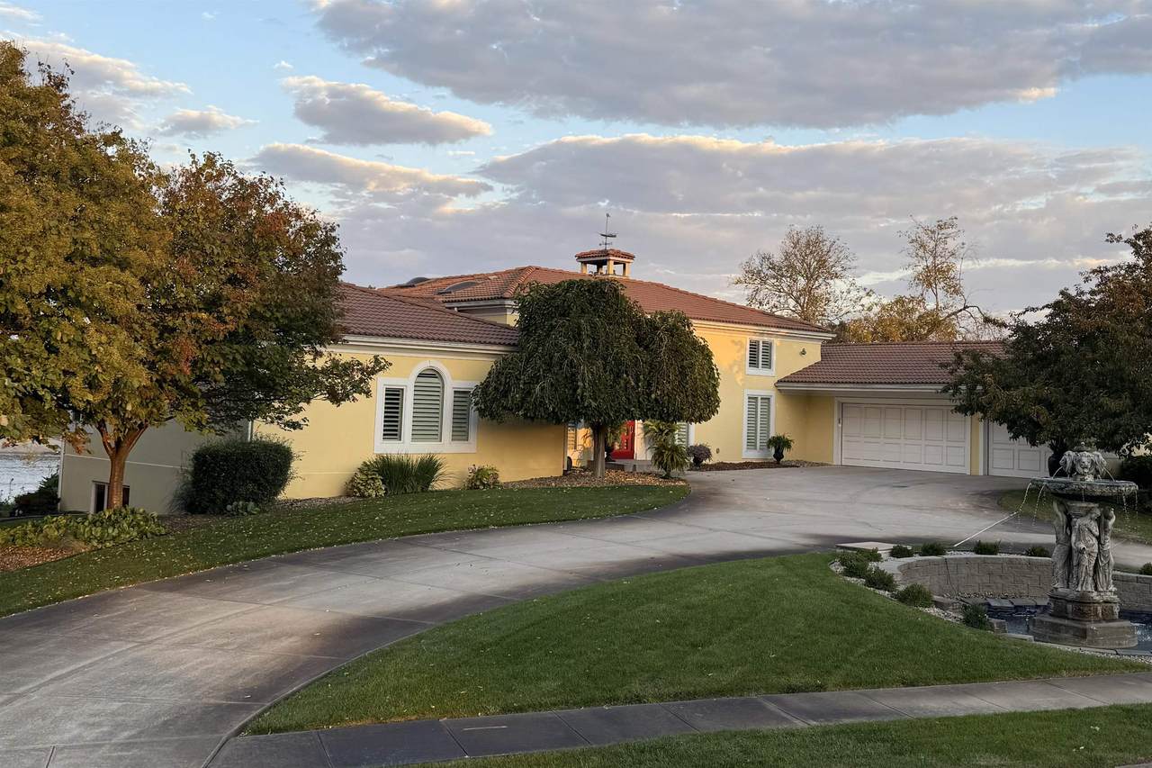 2052 Camino Real - Photo 1