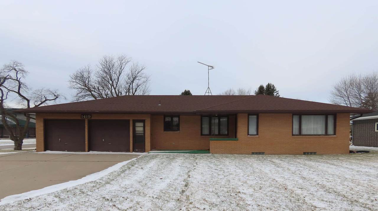 1419 4Th St - Photo 1