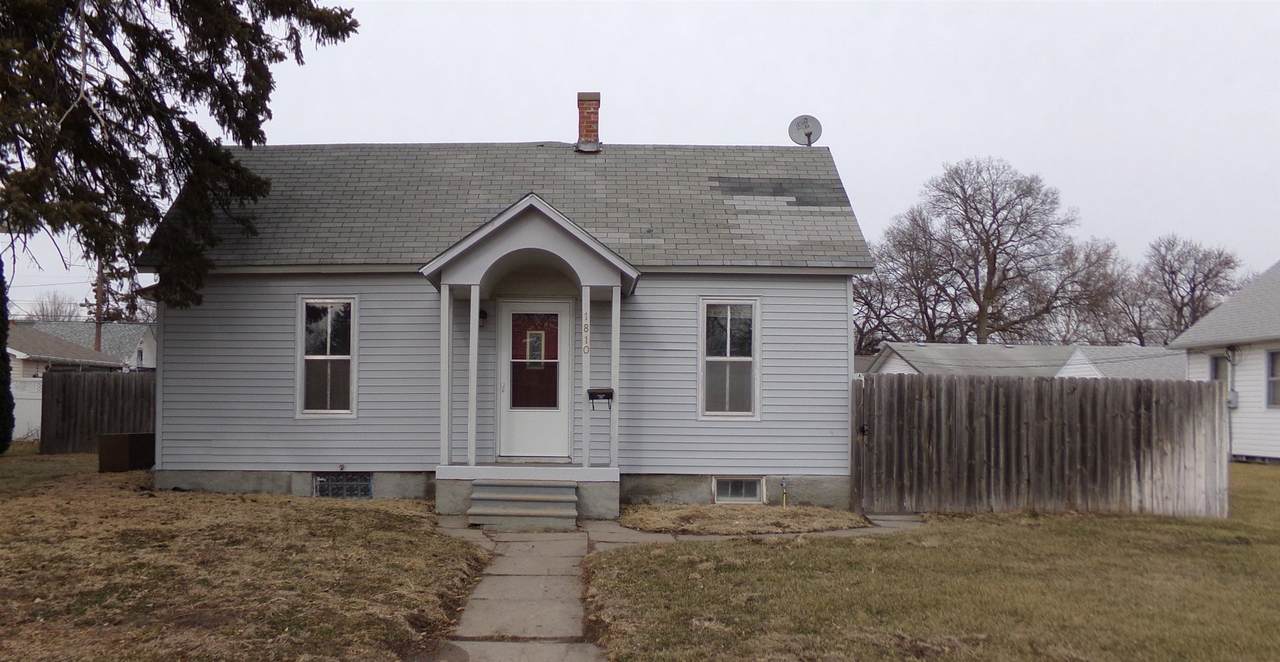 1810 7th Street - Photo 1