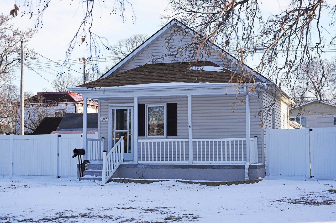 2317 9th Street - Photo 1