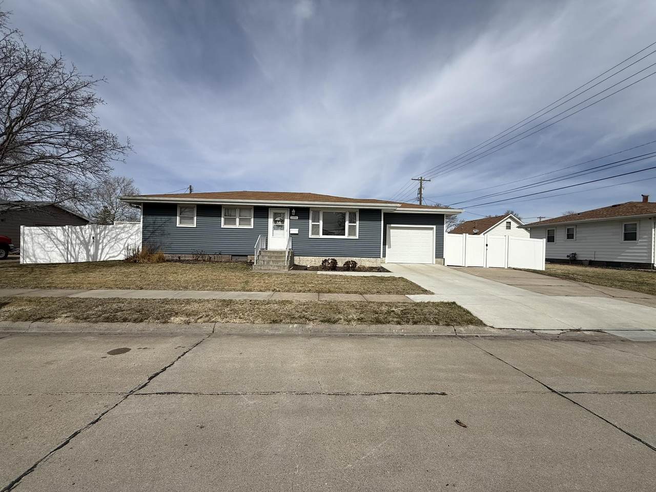 2656 Sioux Drive - Photo 1