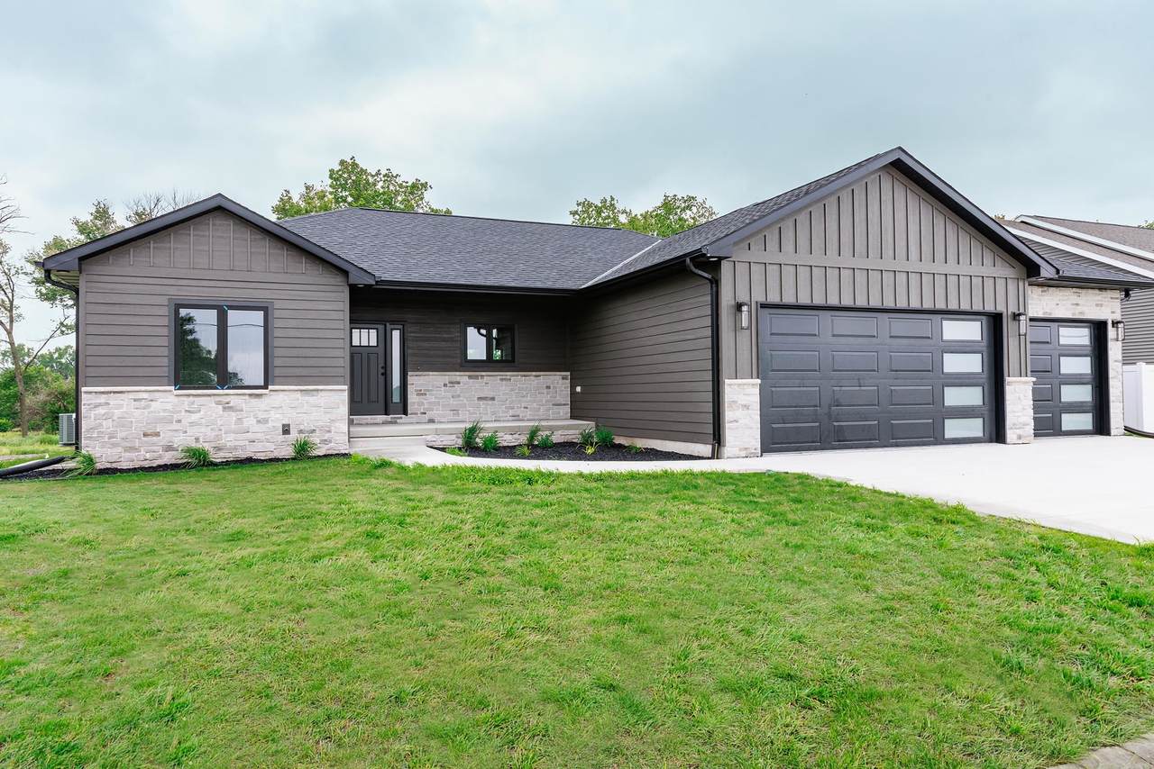 5841 Shady Lake Road - Photo 1