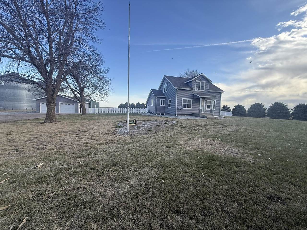 910 41 Rd - Photo 1