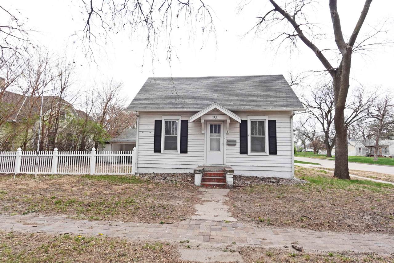 1921 11th Street - Photo 1
