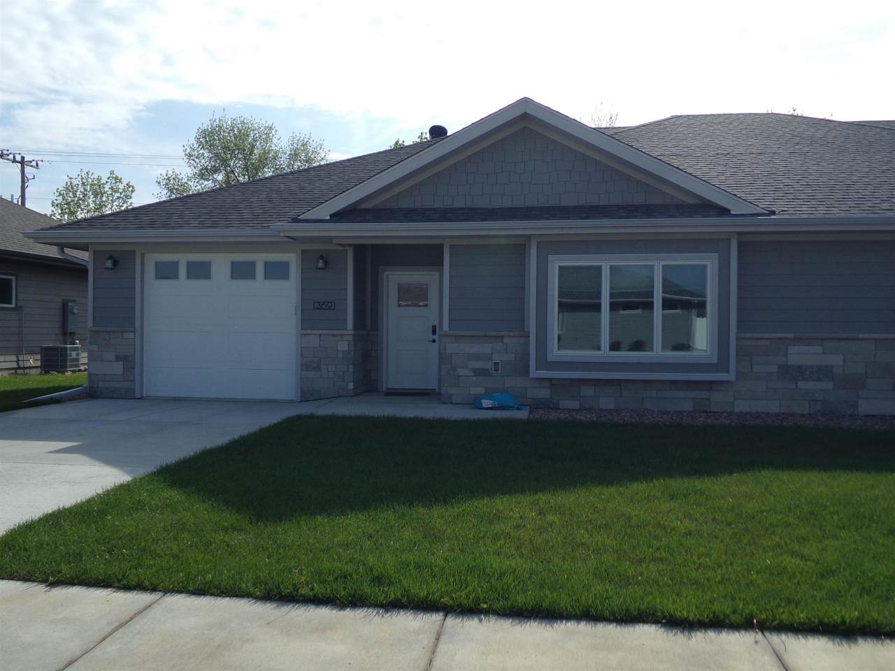 369 7th Avenue - Photo 1