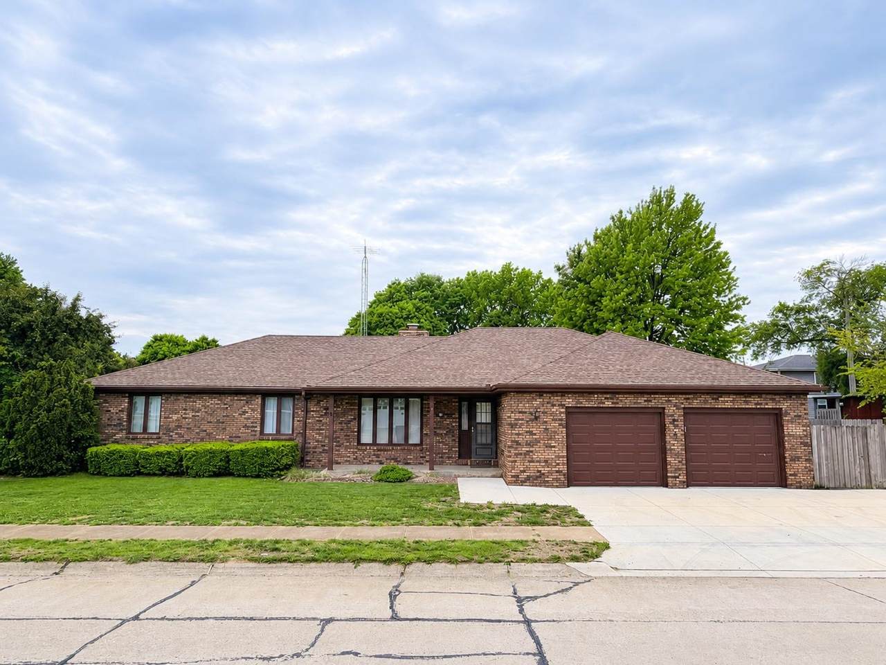 1015 6th Street - Photo 1