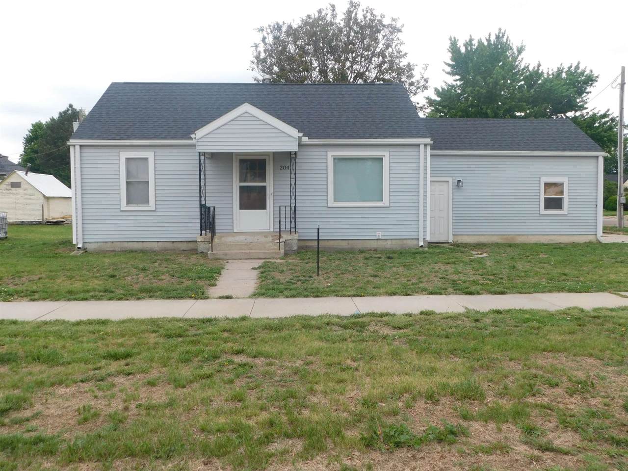 204 Willard Avenue - Photo 1