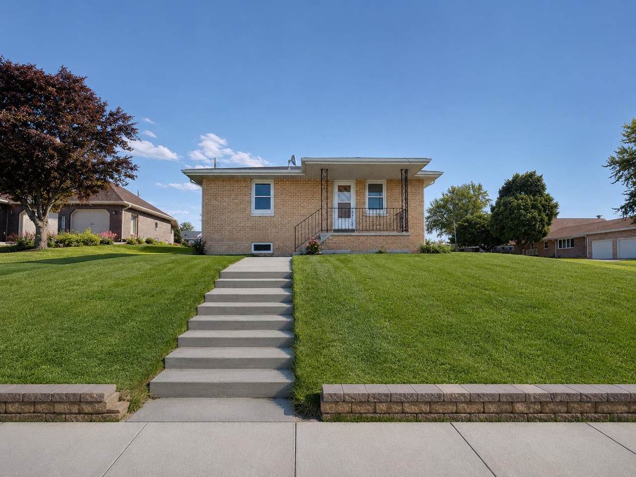 205 Pine Street - Photo 1