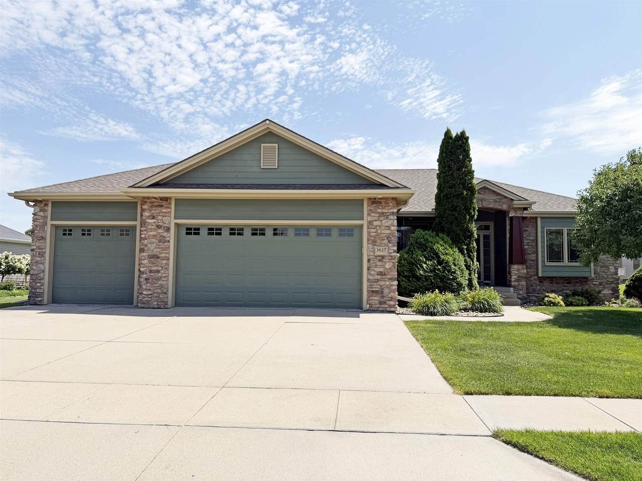 3627 Willow Street - Photo 1