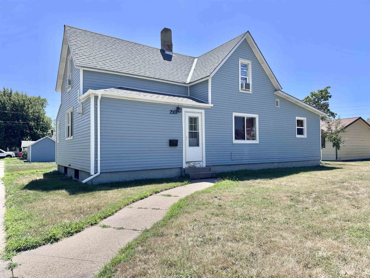 2503 7th Street - Photo 1