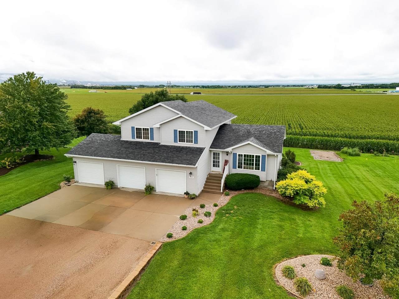 829 Comanche Street - Photo 1