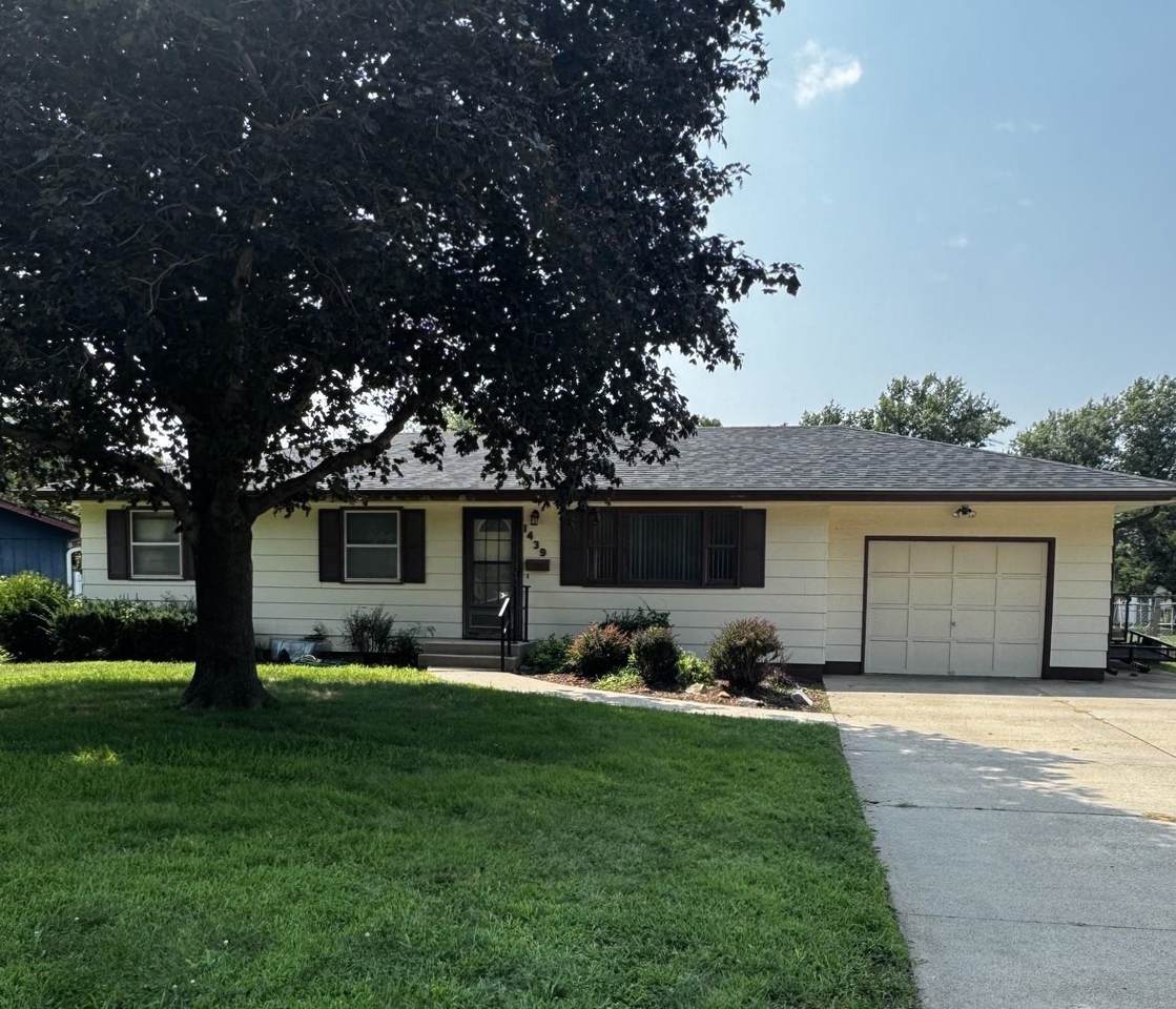1439 7th Street - Photo 1