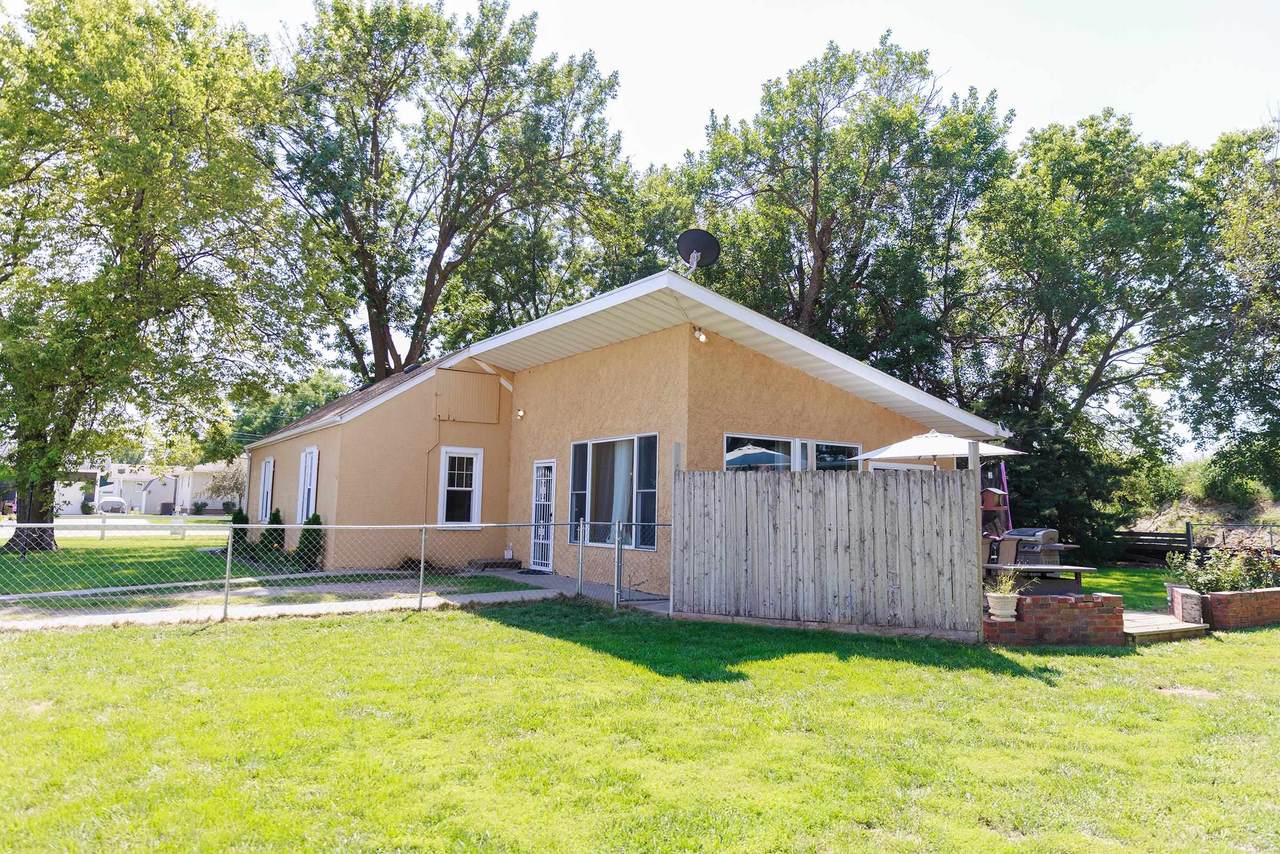 816 8th Street - Photo 1