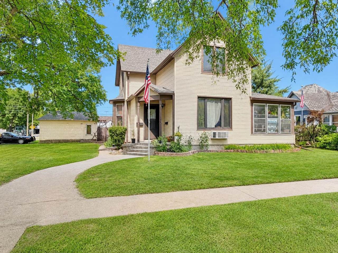 1822 11th Street - Photo 1