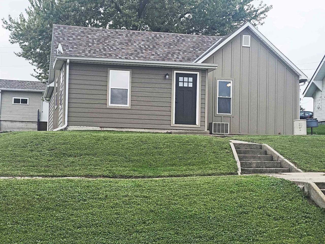 133 Oak Street - Photo 1