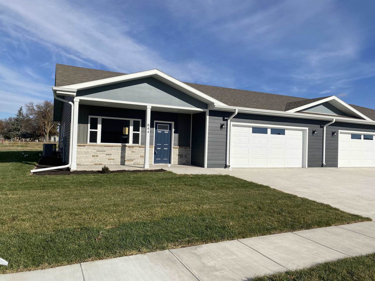 844 9th Street - Photo 1