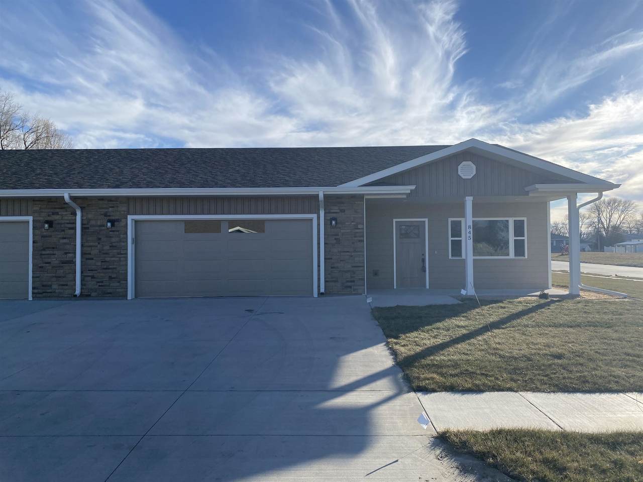 845 9th Street - Photo 1