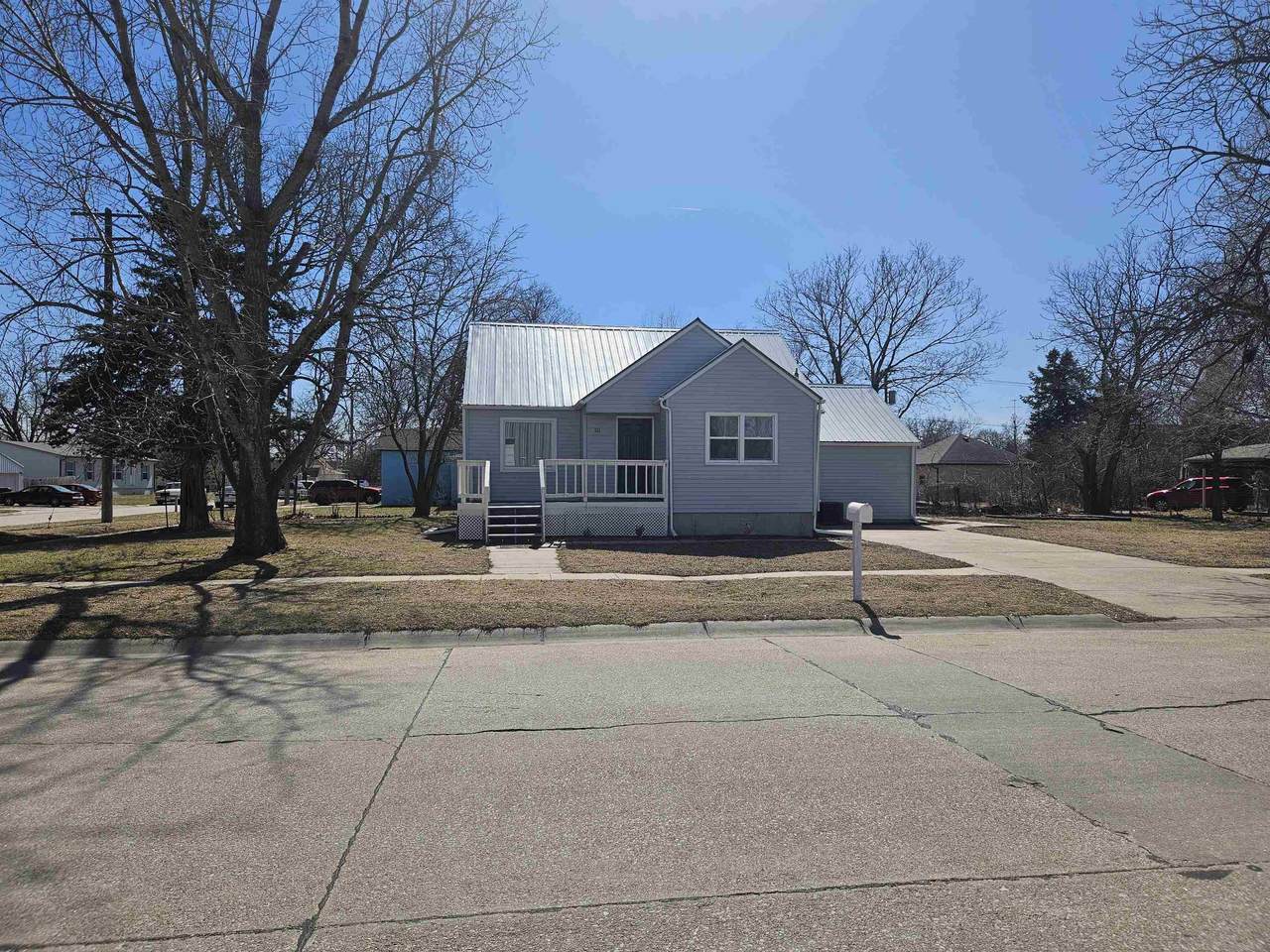 211 12th Street - Photo 1