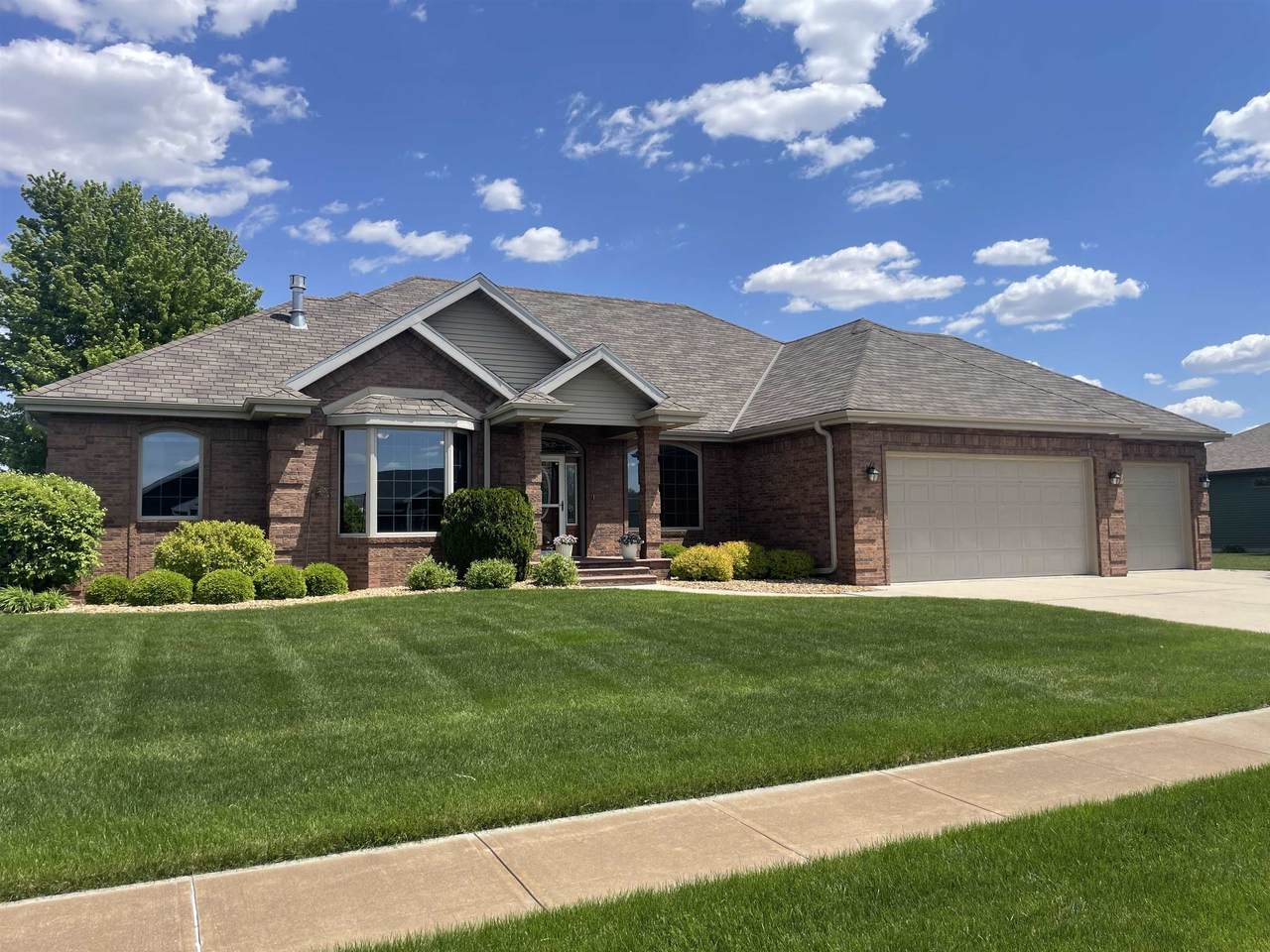 461 Deer Creek Place - Photo 1