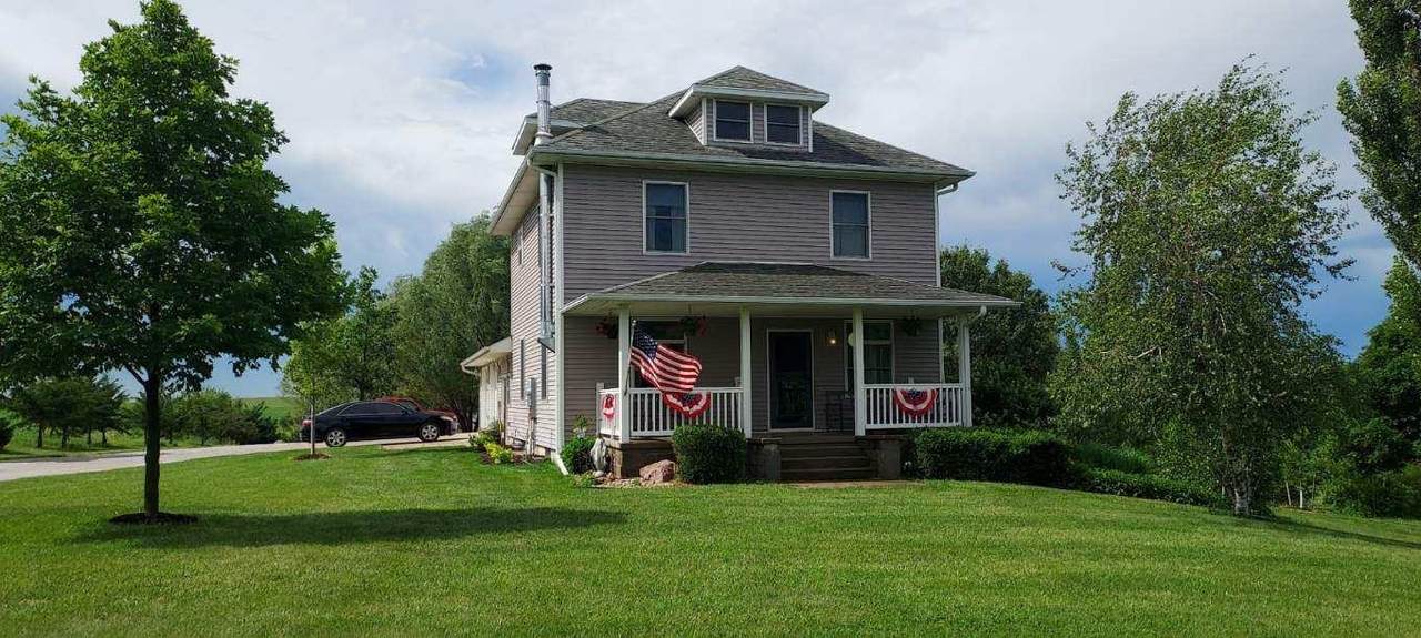 1727 County Road B - Photo 1