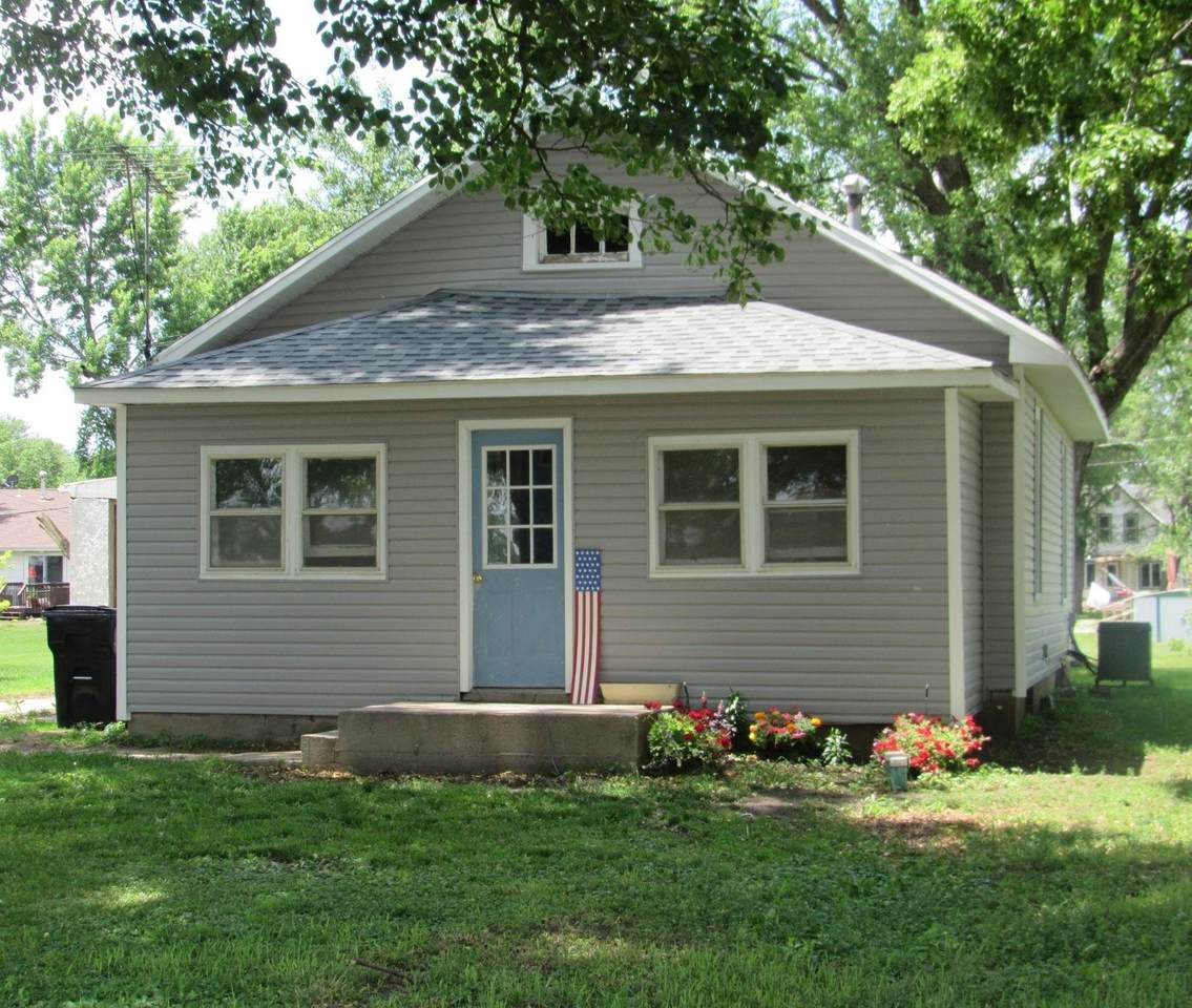 402 Cedar Street - Photo 1