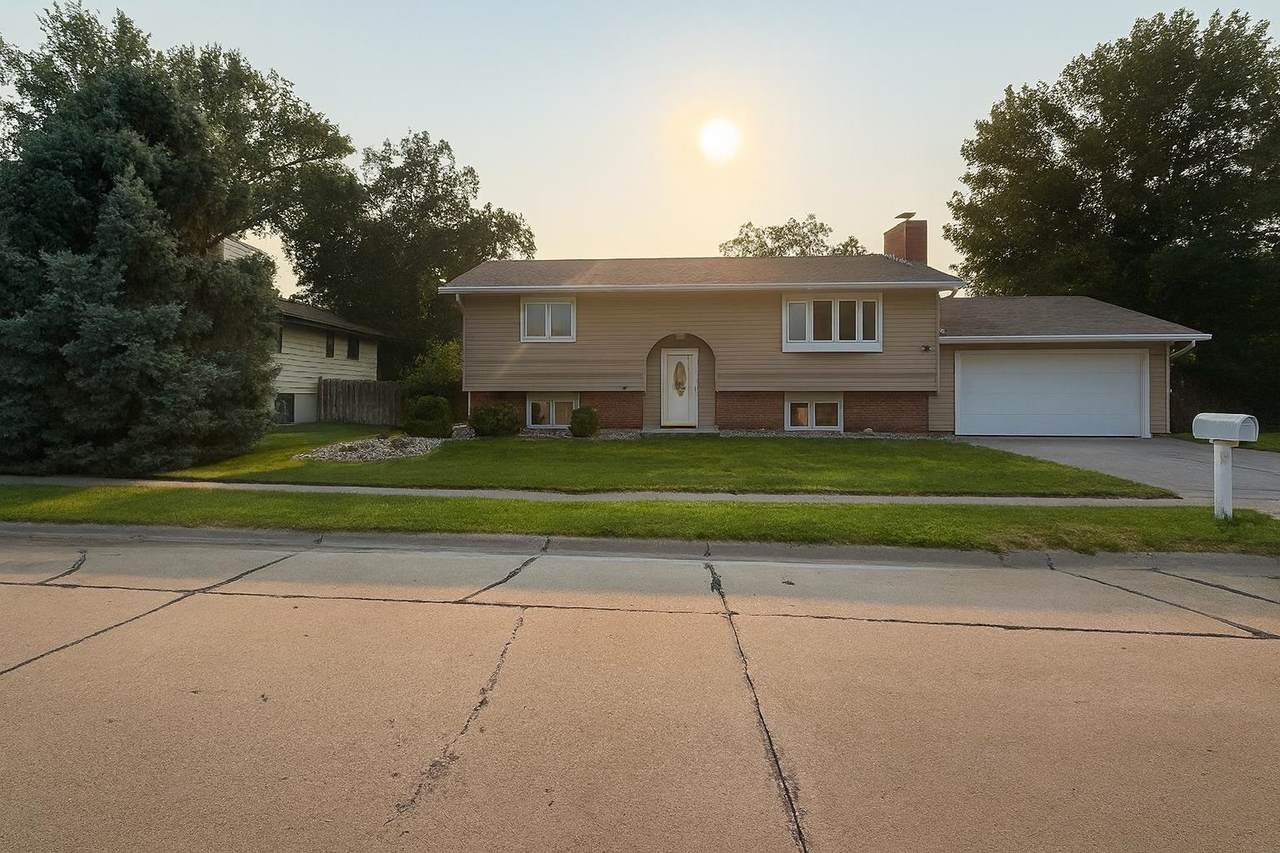 3168 31st Avenue - Photo 1