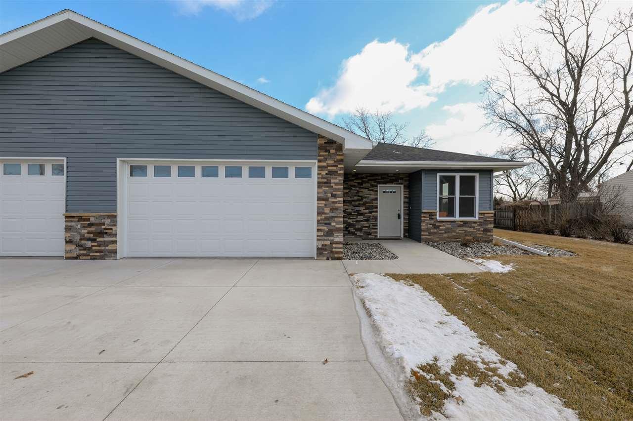 379 10TH AVENUE - Photo 1