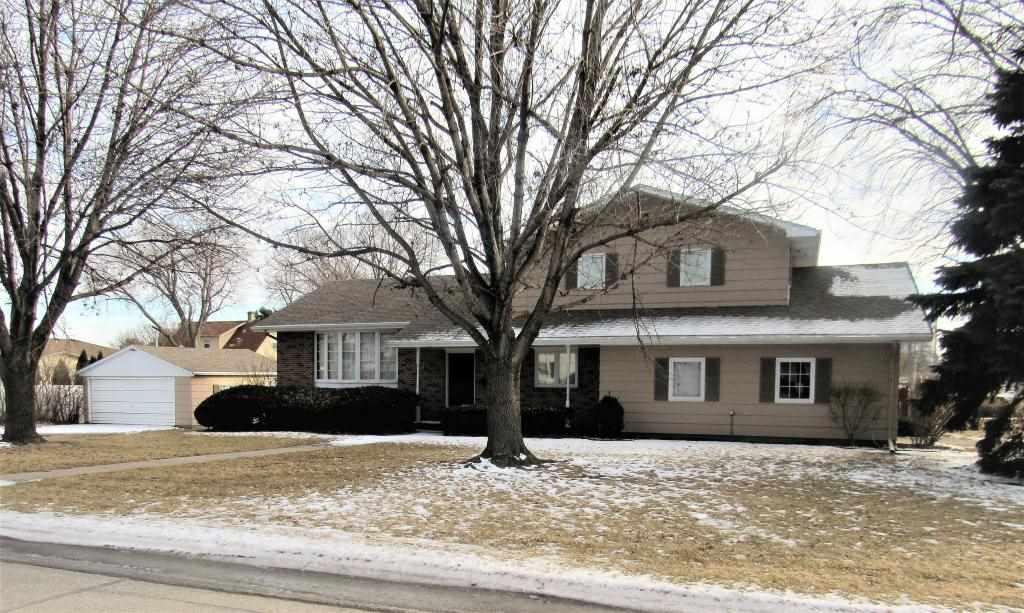 207 17TH STREET - Photo 1
