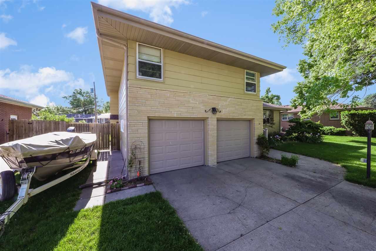 2759 Pershing Road - Photo 1