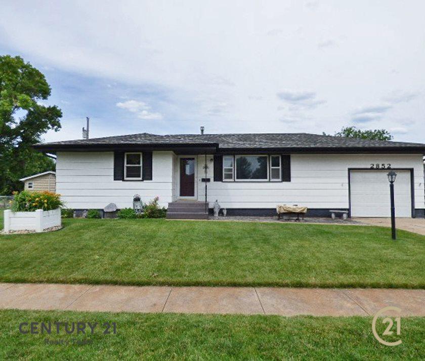 2852 34TH AVENUE - Photo 1