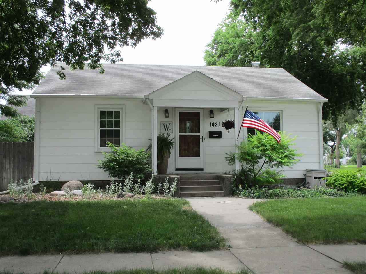 1421 6TH STREET - Photo 1