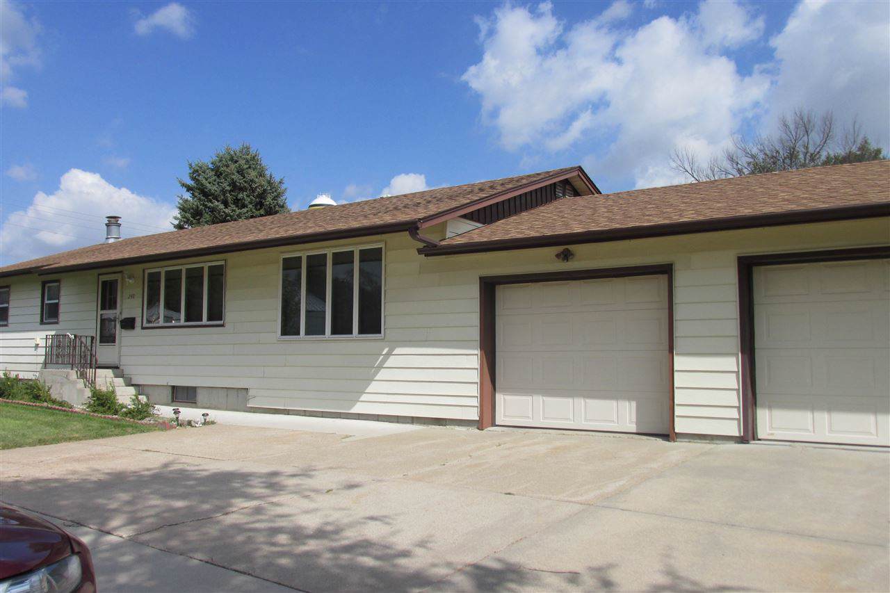 240 Maple - Photo 1