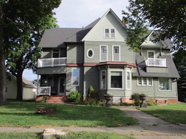 1714 9TH STREET - Photo 1