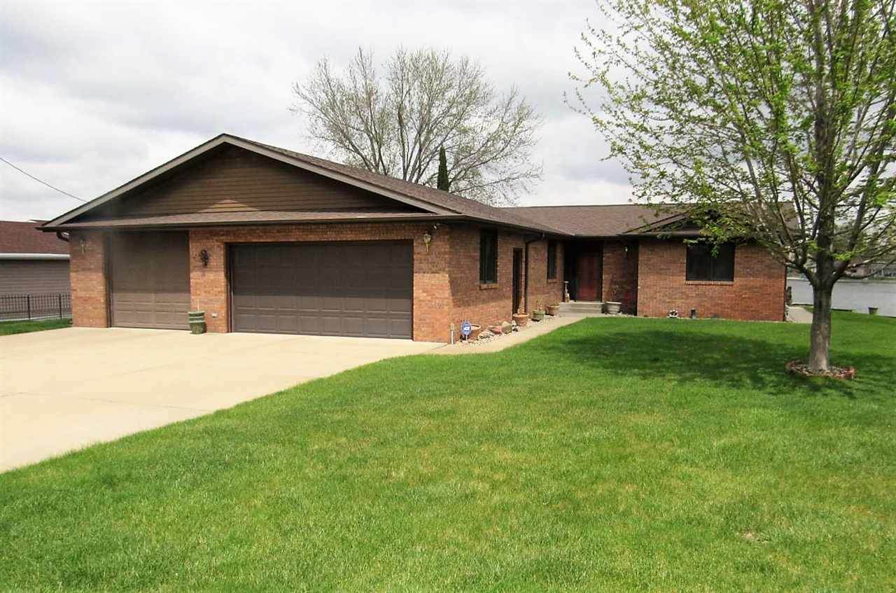 104 Lakeshore Drive - Photo 1