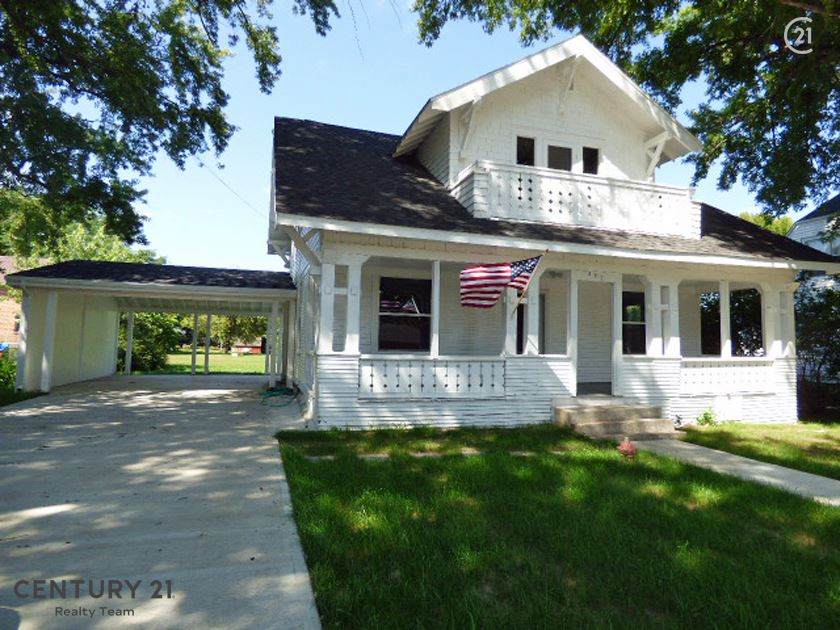 307 Webster Avenue - Photo 1