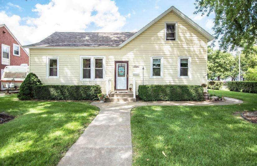 2104 11TH STREET - Photo 1