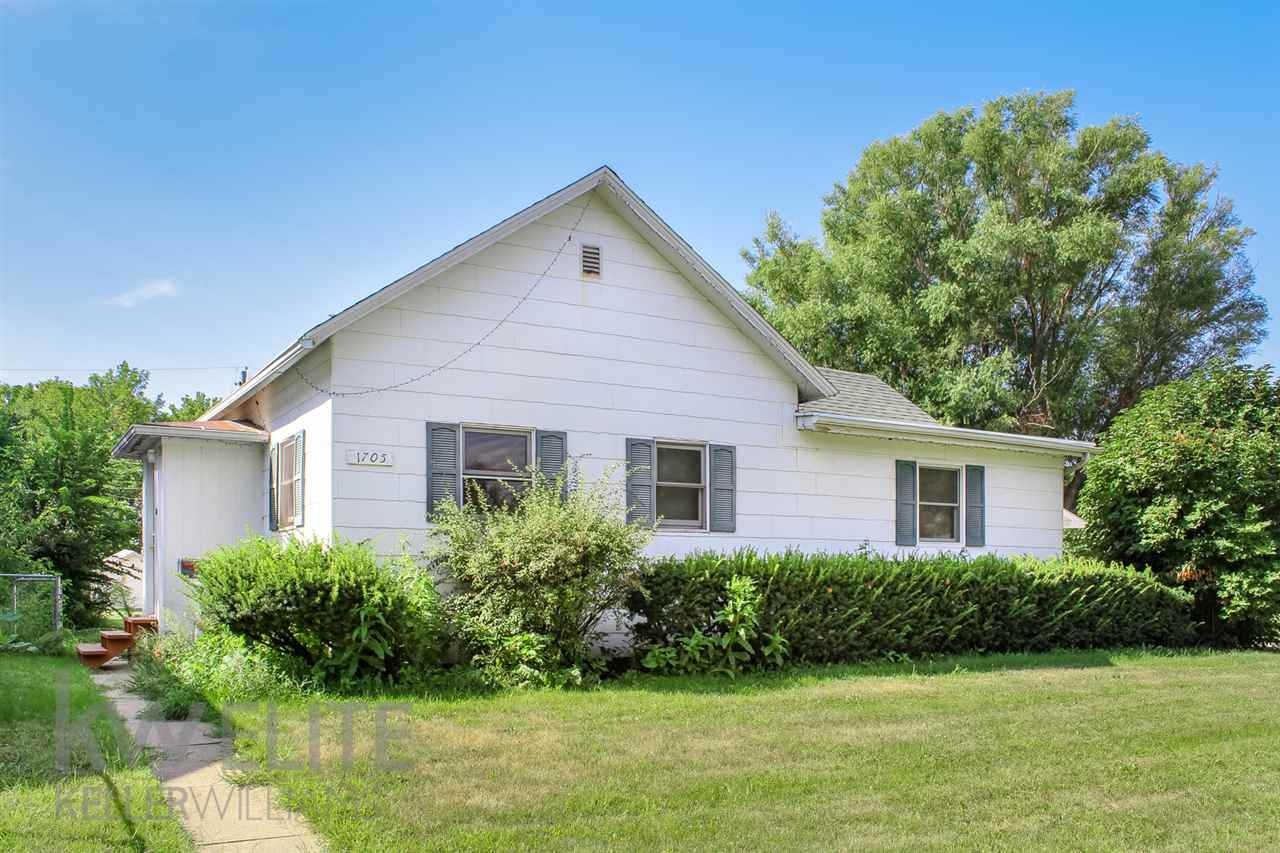 1705 8TH STREET - Photo 1