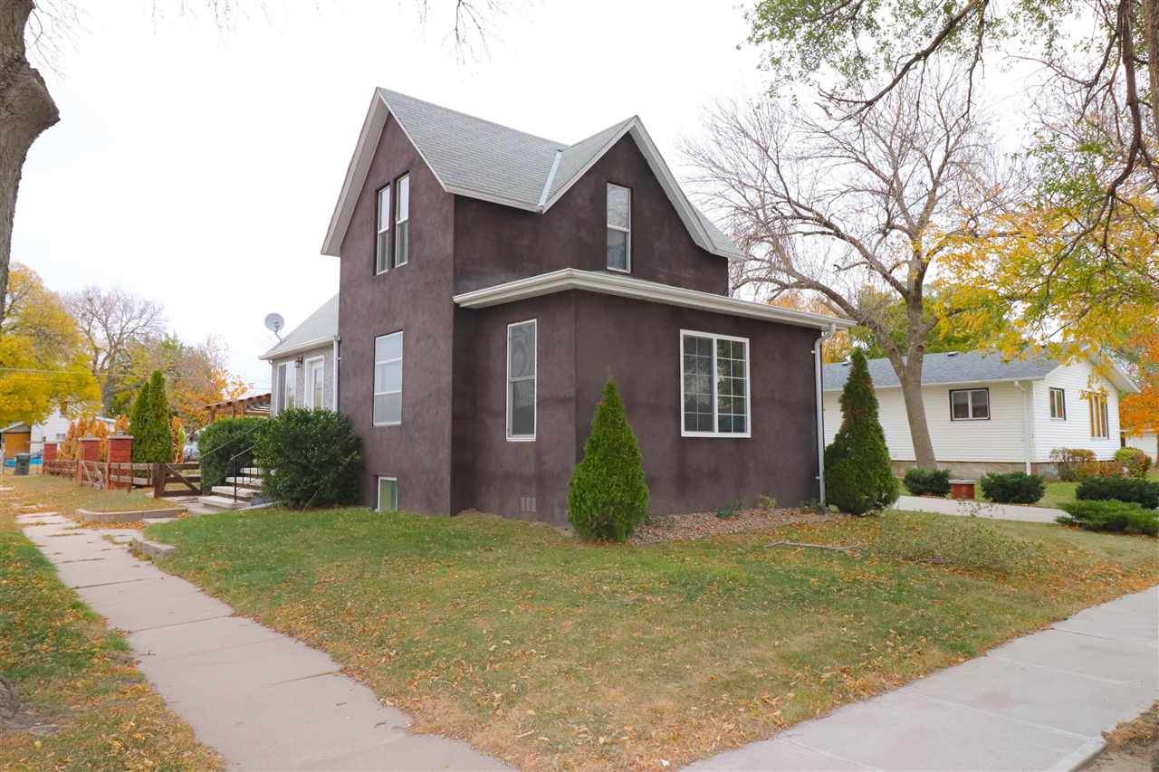 2422 6TH STREET - Photo 1