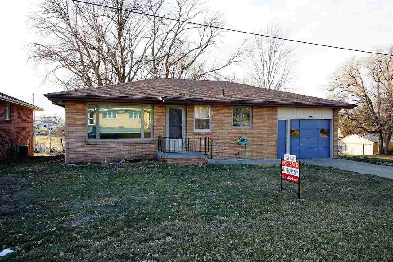 307 6TH STREET - Photo 1