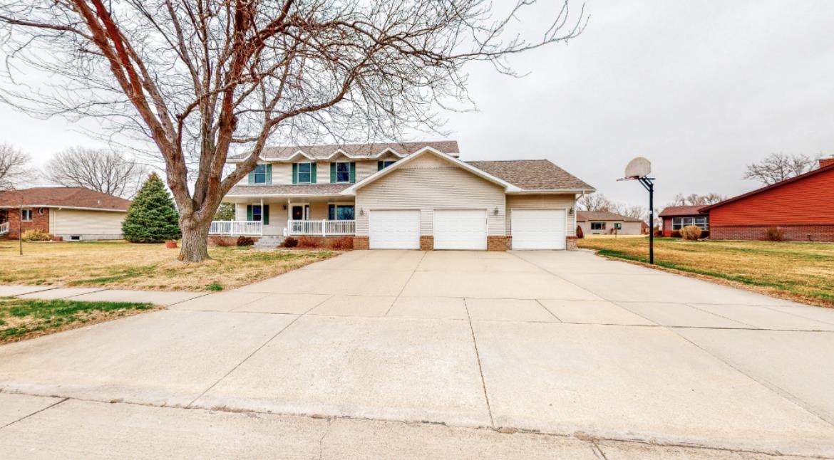 4924 37TH STREET - Photo 1