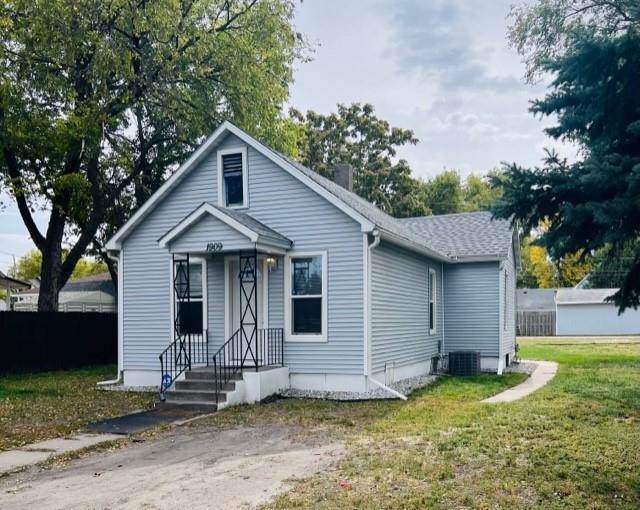 1909 12TH STREET - Photo 1