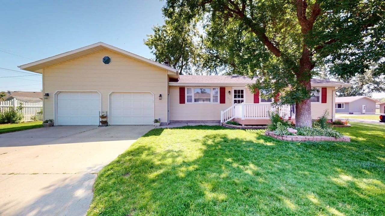 755 15th Ave - Photo 1