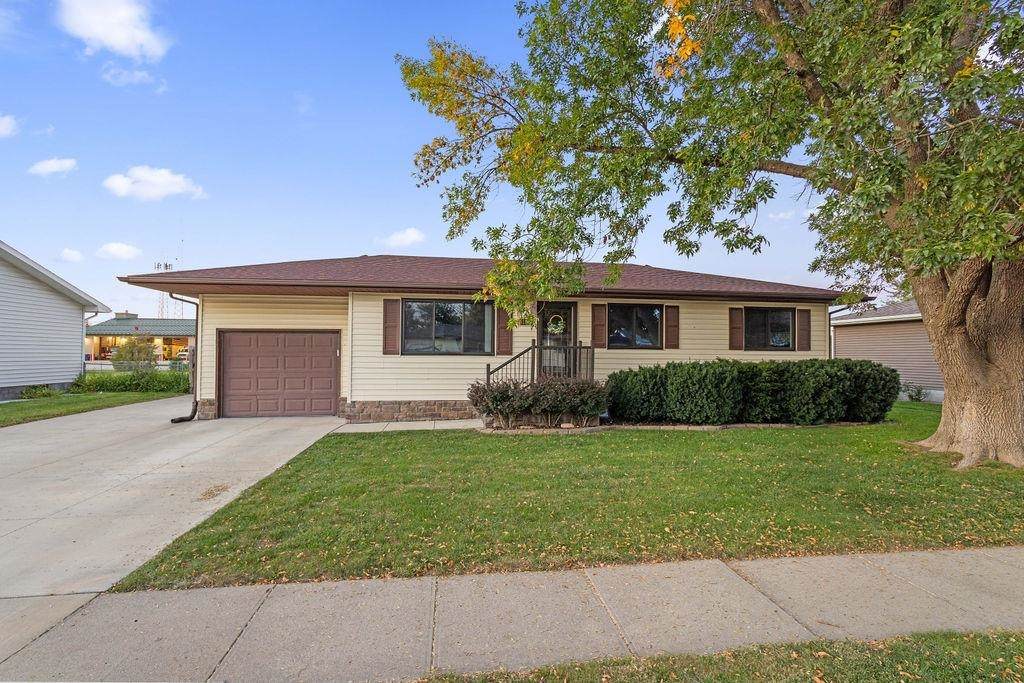 418 7th Street - Photo 1