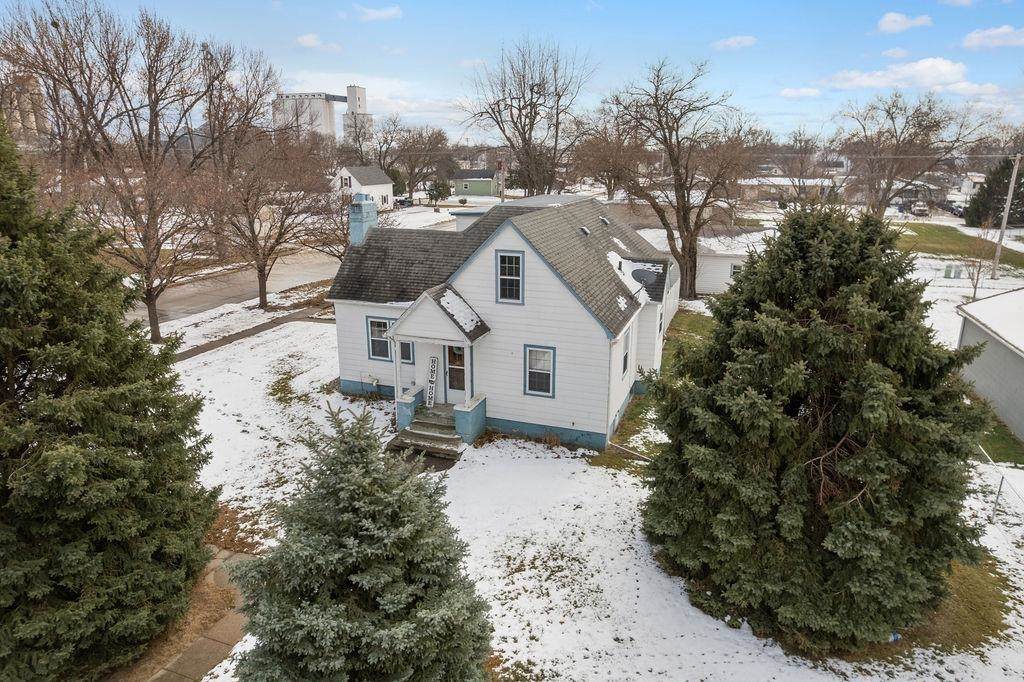 303 15th Street - Photo 1