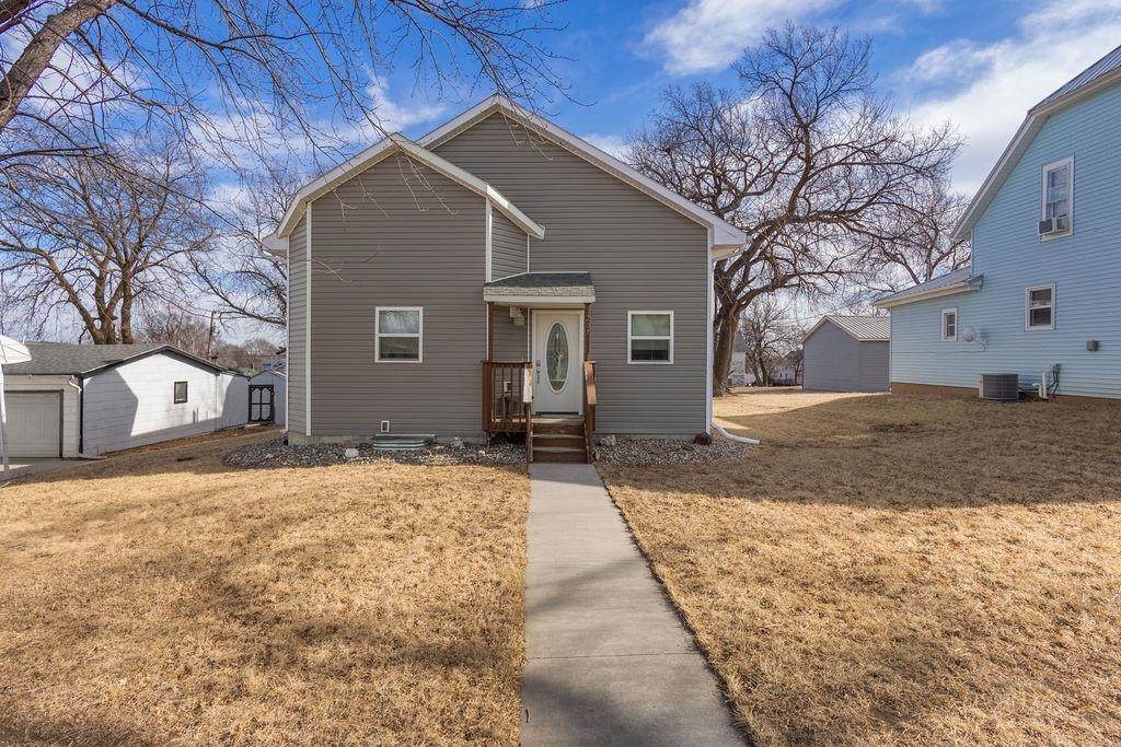 207 5th Street - Photo 1