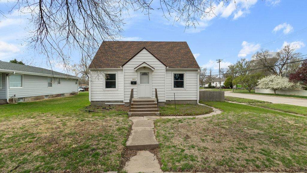 2621 7th Street - Photo 1