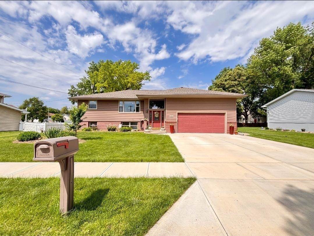 3064 31st Avenue - Photo 1