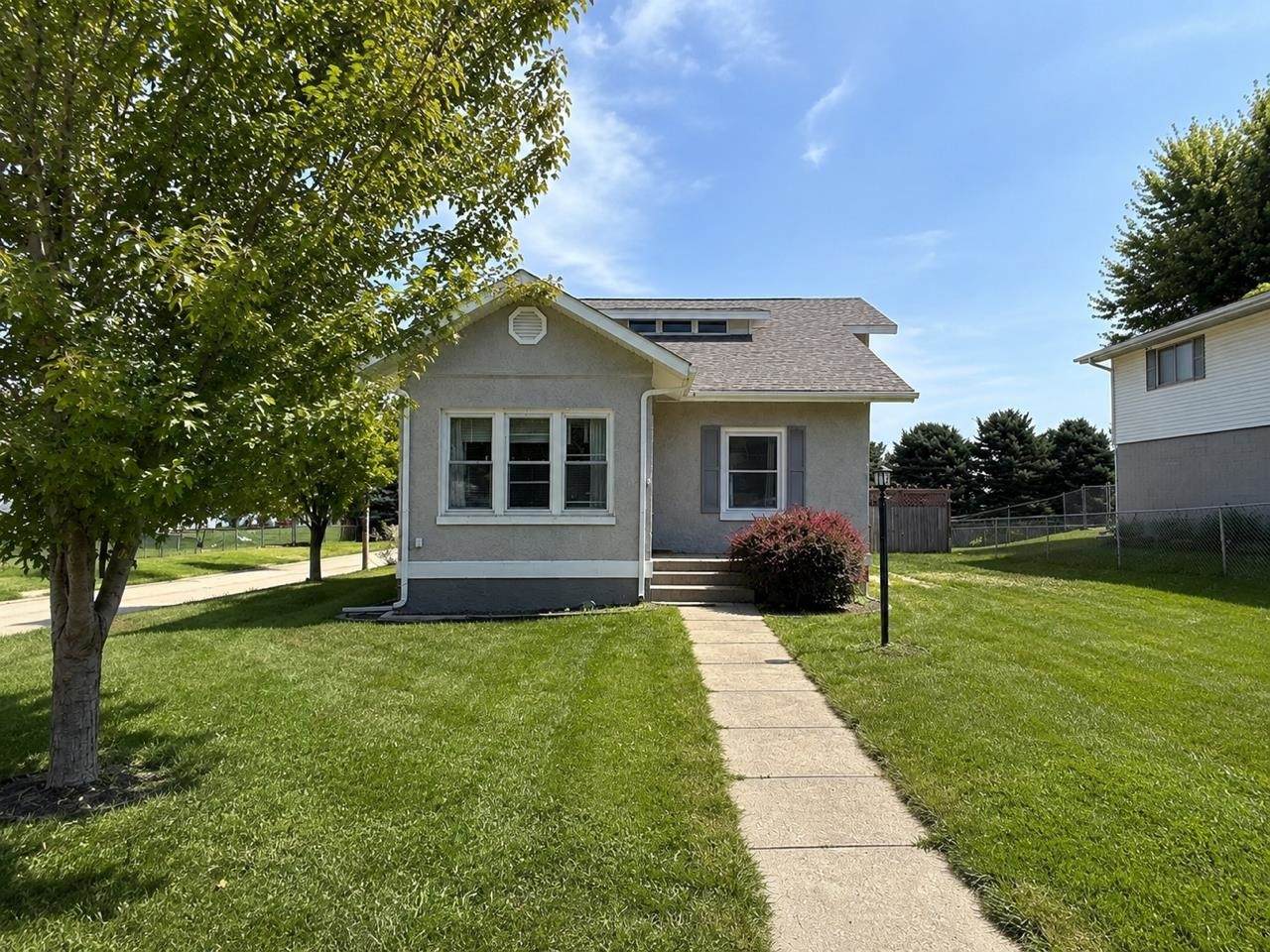 215 9th Street - Photo 1