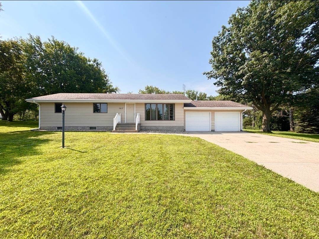 3617 Lakeview Lane - Photo 1